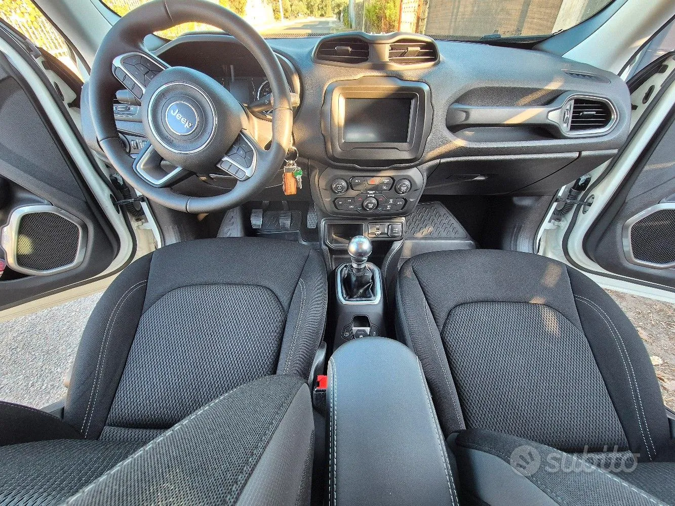 Jeep Renegade 2022 photo 3
