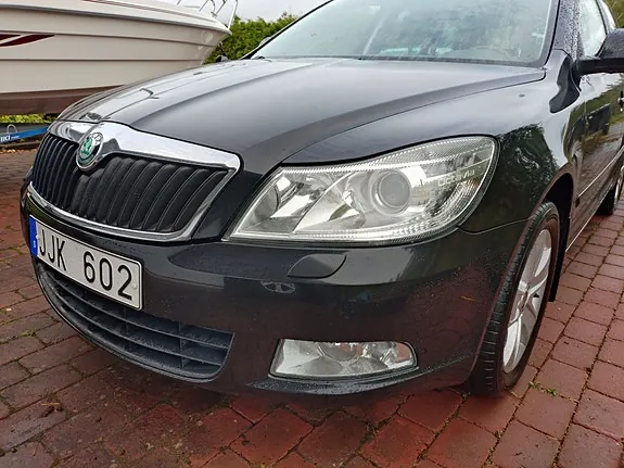 Skoda Octavia 2011 photo 4