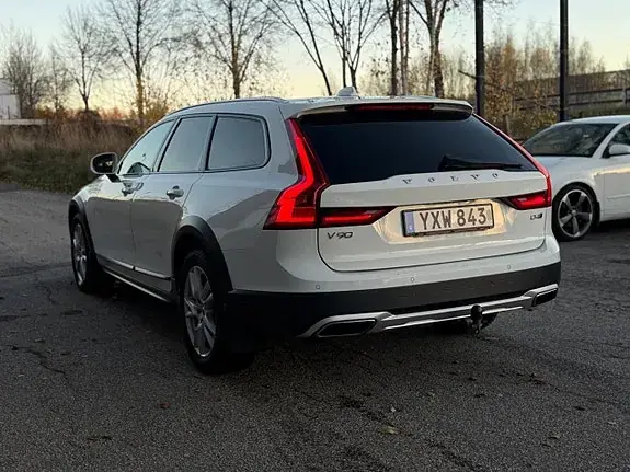 Volvo V60 Cross Country 2018 photo 5