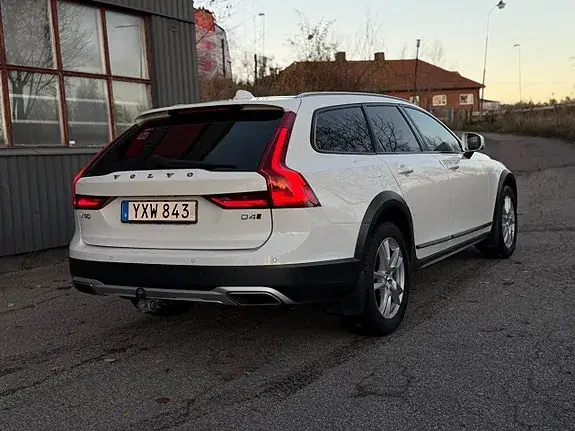Volvo V60 Cross Country 2018 photo 4