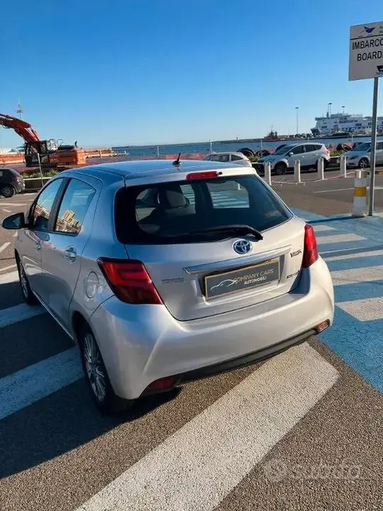 Toyota Yaris 2015 photo 5