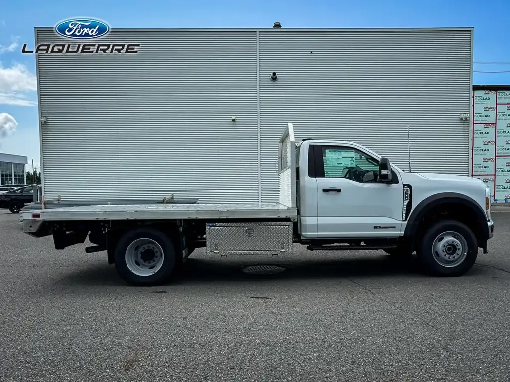 Ford F-600 Super Duty 2026 photo 4