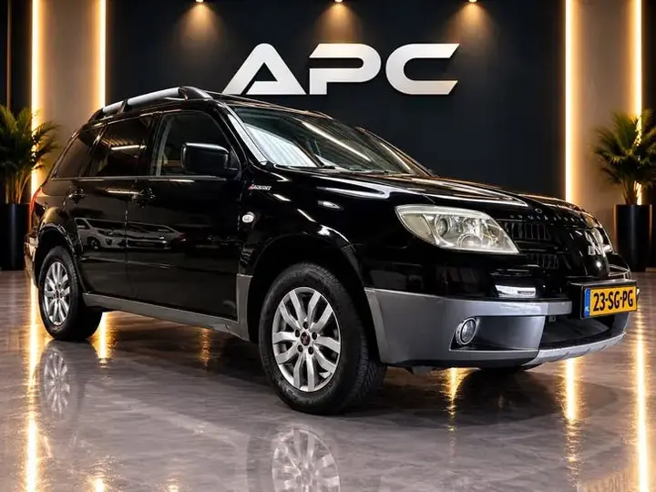 Mitsubishi Outlander 2006 photo 2