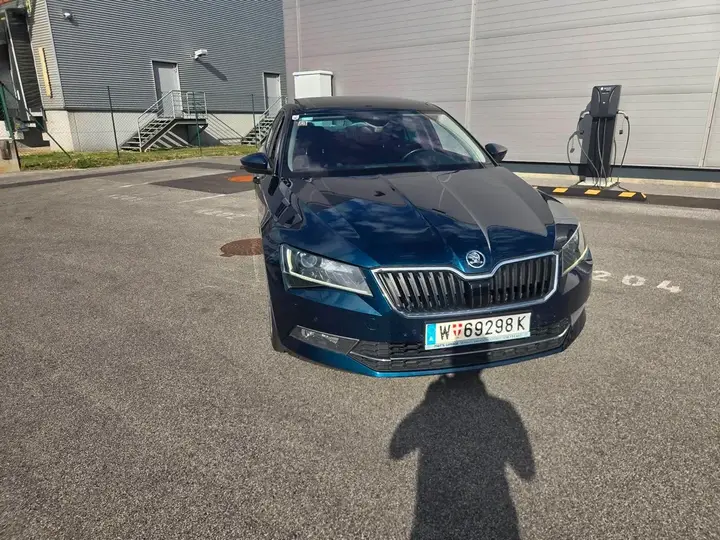 Skoda Superb 2016 photo 2