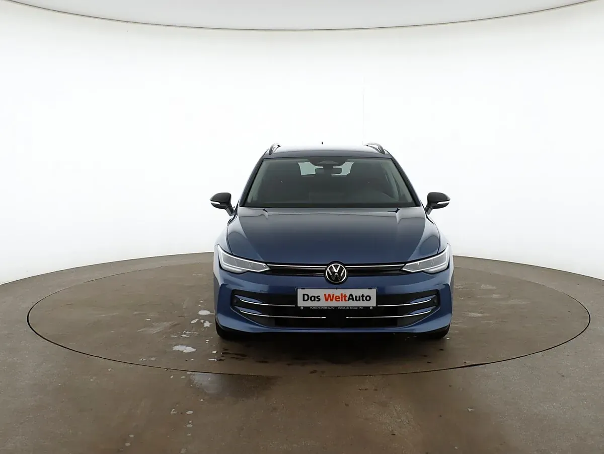 Volkswagen Golf 2025 photo 3