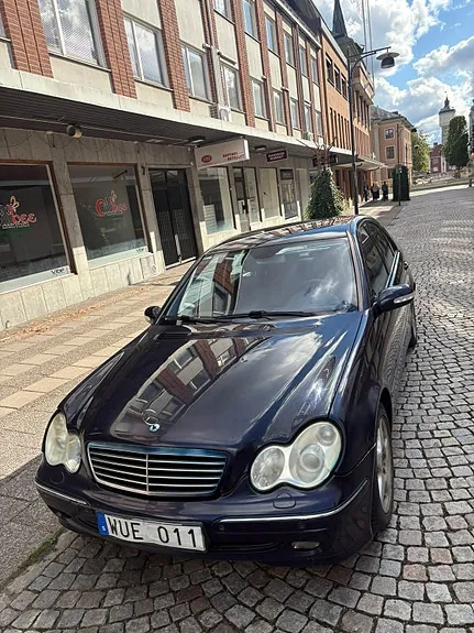 Mercedes-Benz C240
