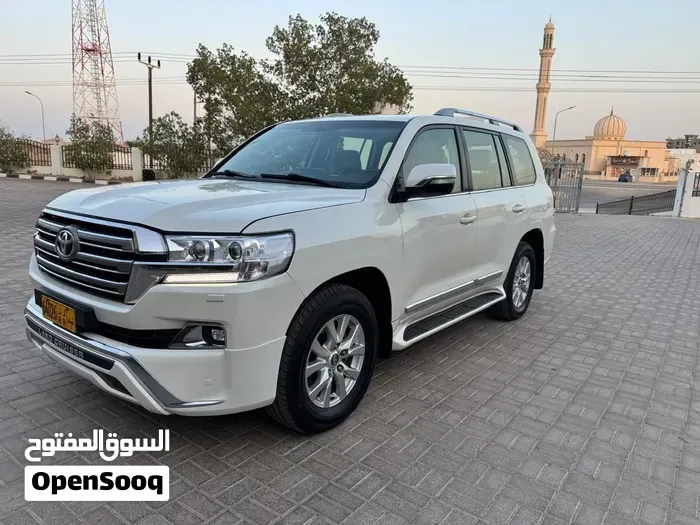 Toyota Land Cruiser 2018 photo 2