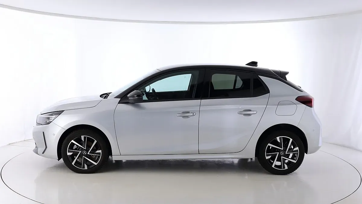 Opel Corsa 2024 photo 2