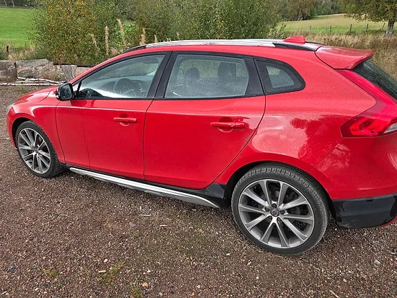 Volvo V40 Cross Country 2015 photo 2
