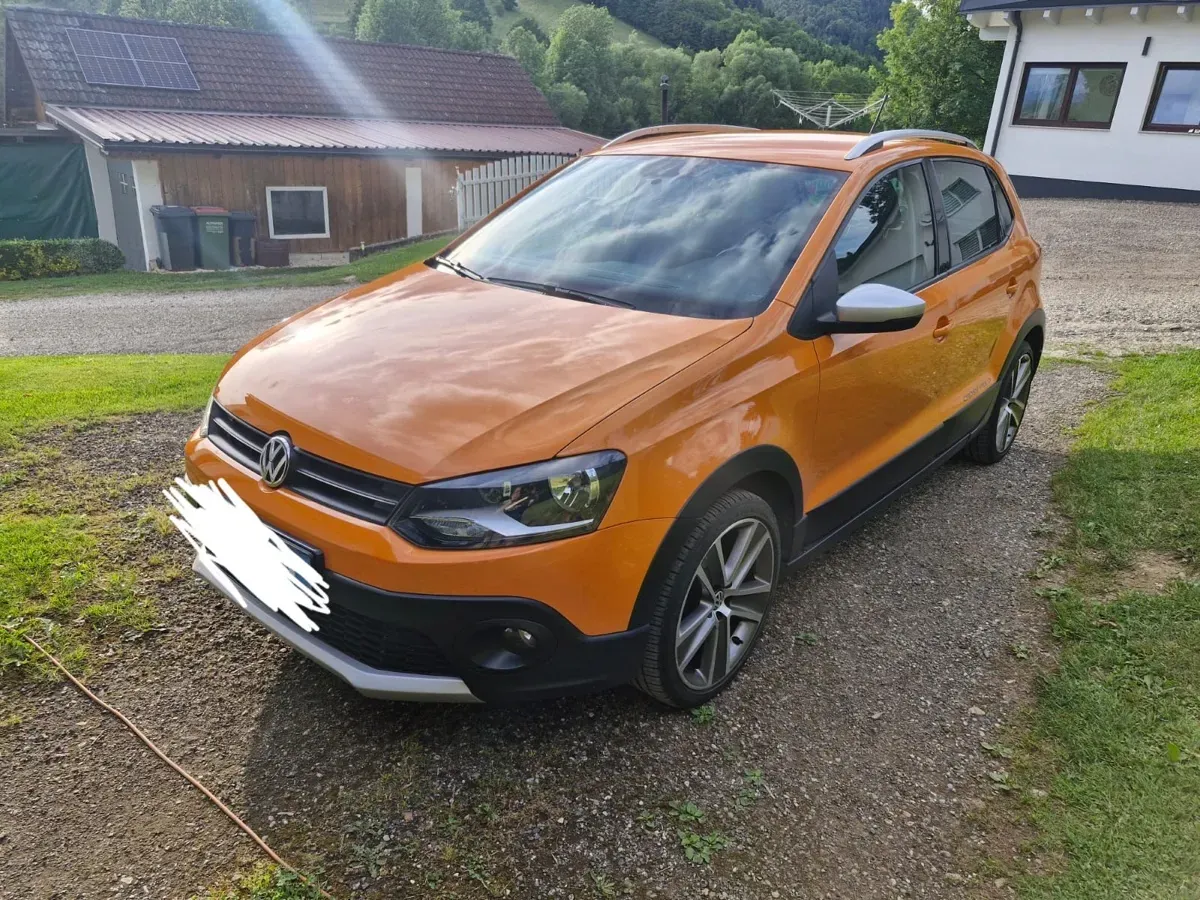 Volkswagen Polo 2011 photo 2