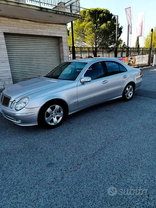 Mercedes-Benz E-Class 2002 photo 3