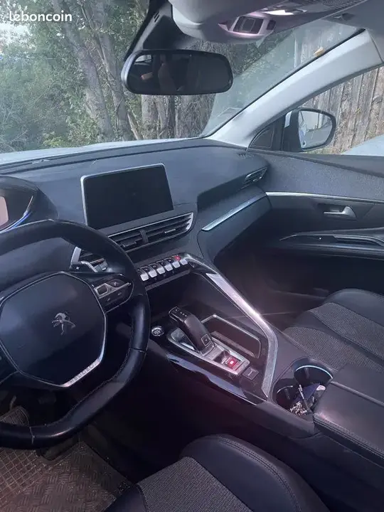 Peugeot 5008 2020 photo 3