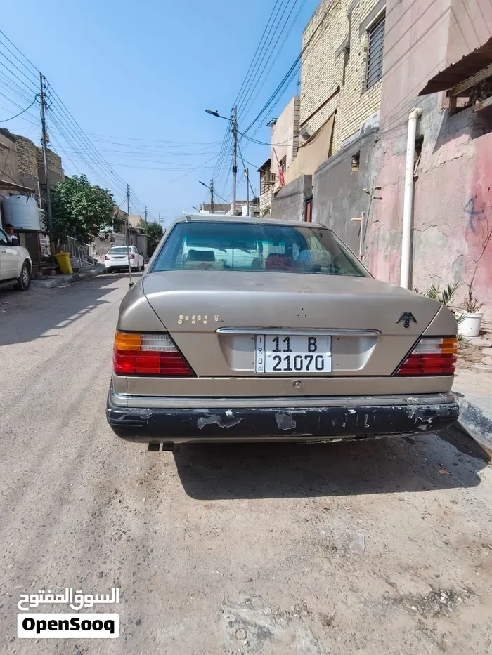Mercedes-Benz 190 1986 photo 2