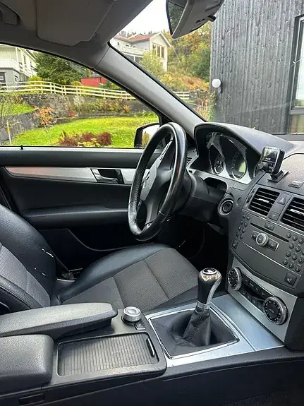 Mercedes-Benz C 200 D 2009 photo 3