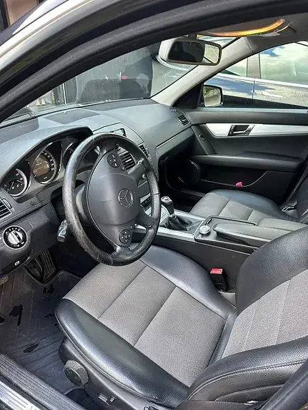 Mercedes-Benz C 200 D 2009 photo 4