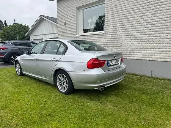 BMW 320D 2011 photo 3