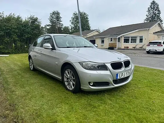 BMW 320D 2011 photo 4