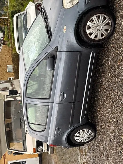 Toyota Yaris 2004 photo 2
