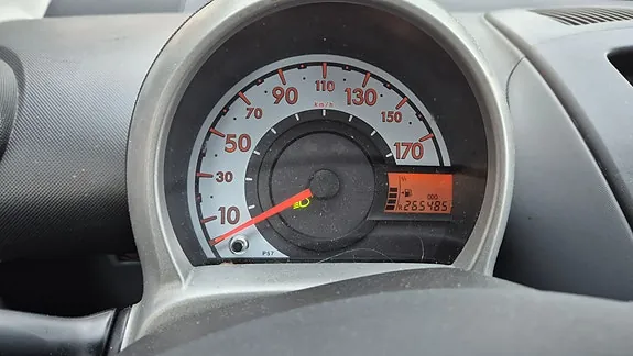Peugeot 107 2011 photo 4