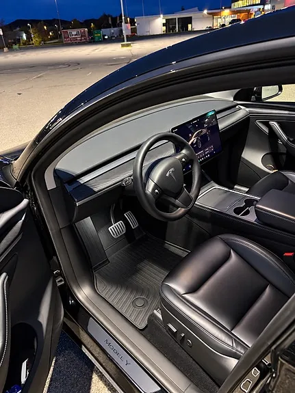 Tesla Model Y 2022 photo 2