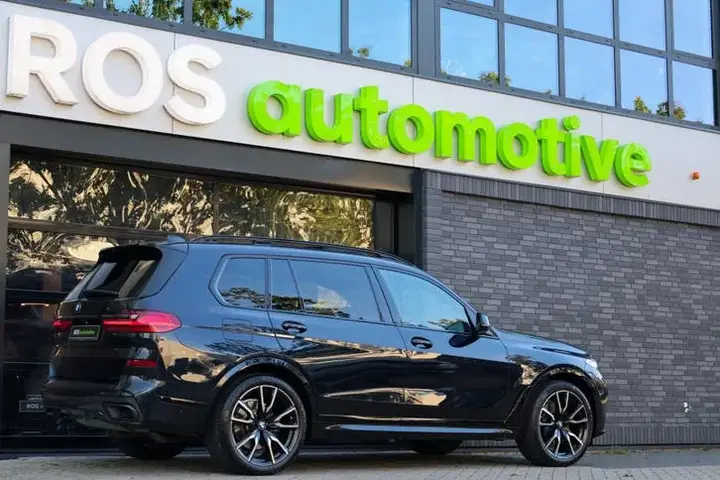 BMW X7 2022 photo 2