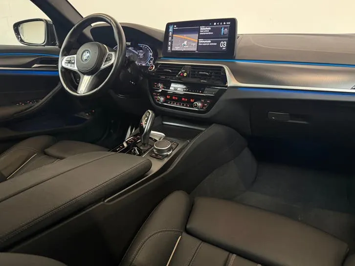 BMW 5 Series 2022 photo 2