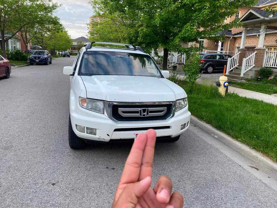 Honda Ridgeline 2011 photo 2