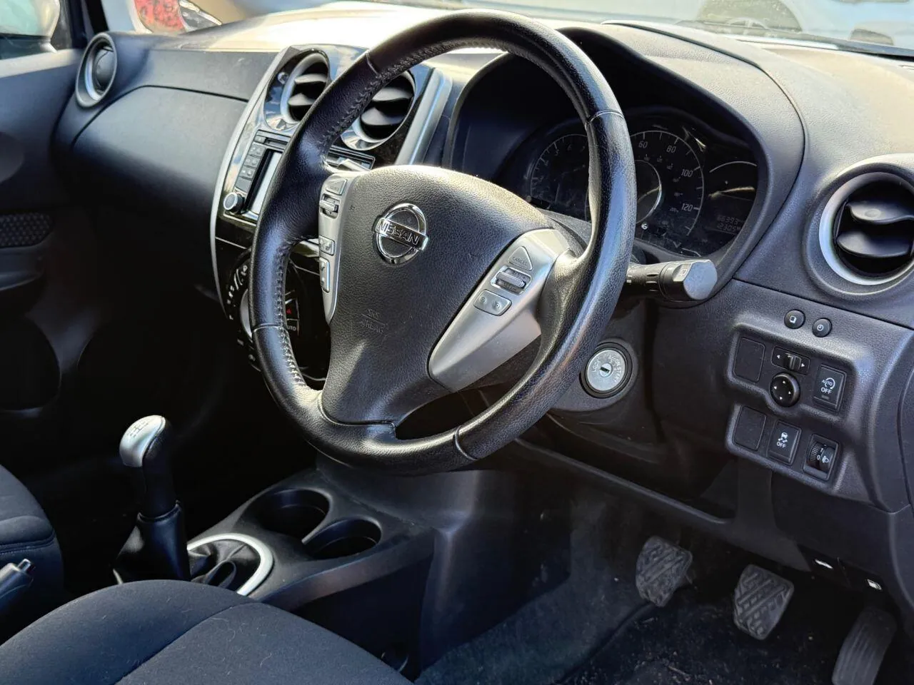 Nissan Note 2017 photo 2
