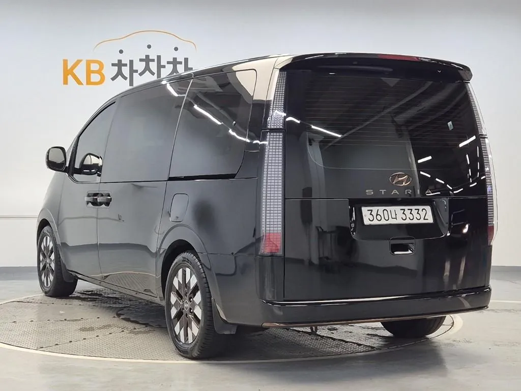 Hyundai Staria 2022 photo 2