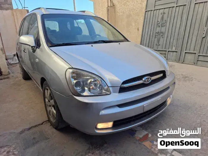 Kia Carens 2008 photo 2