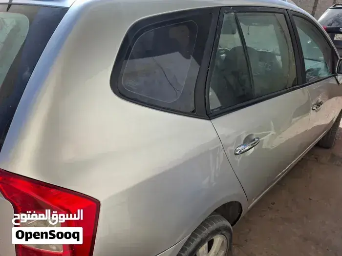 Kia Carens 2008 photo 4