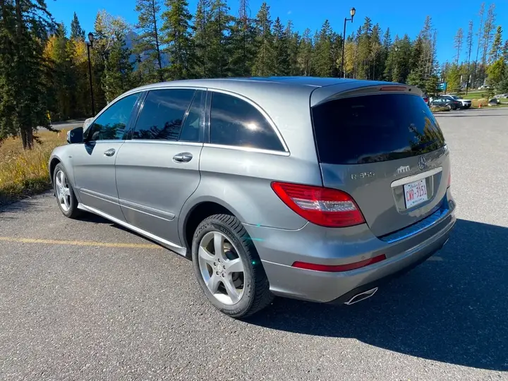 Mercedes-Benz R-Class 2011 photo 2