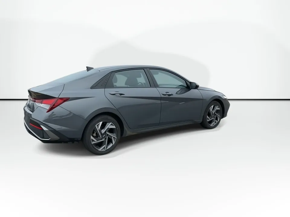 Hyundai Elantra 2025 photo 2