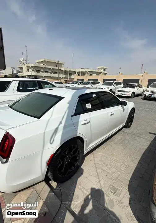 Chrysler 300 2022 photo 4