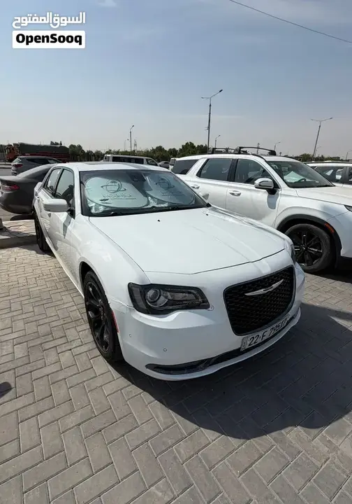 Chrysler 300 2022 photo 3