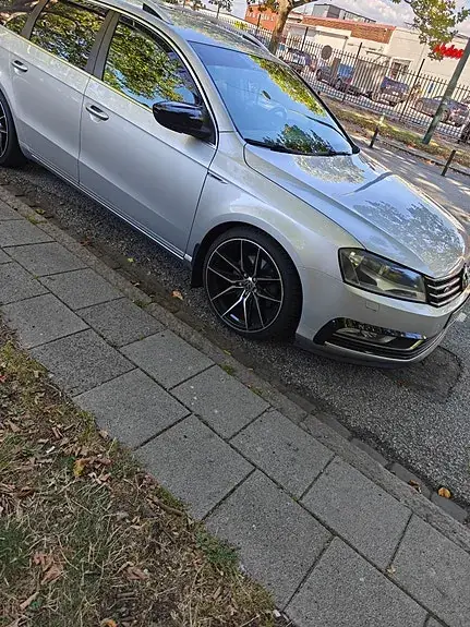 Volkswagen Passat 2011 photo 4