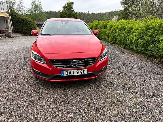 Volvo S60 2014 photo 2