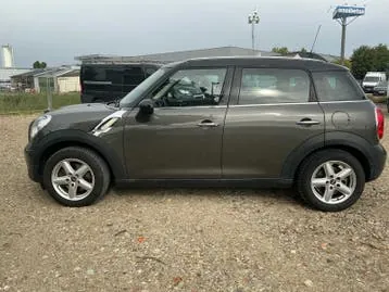 Mini Cooper 2011 photo 2