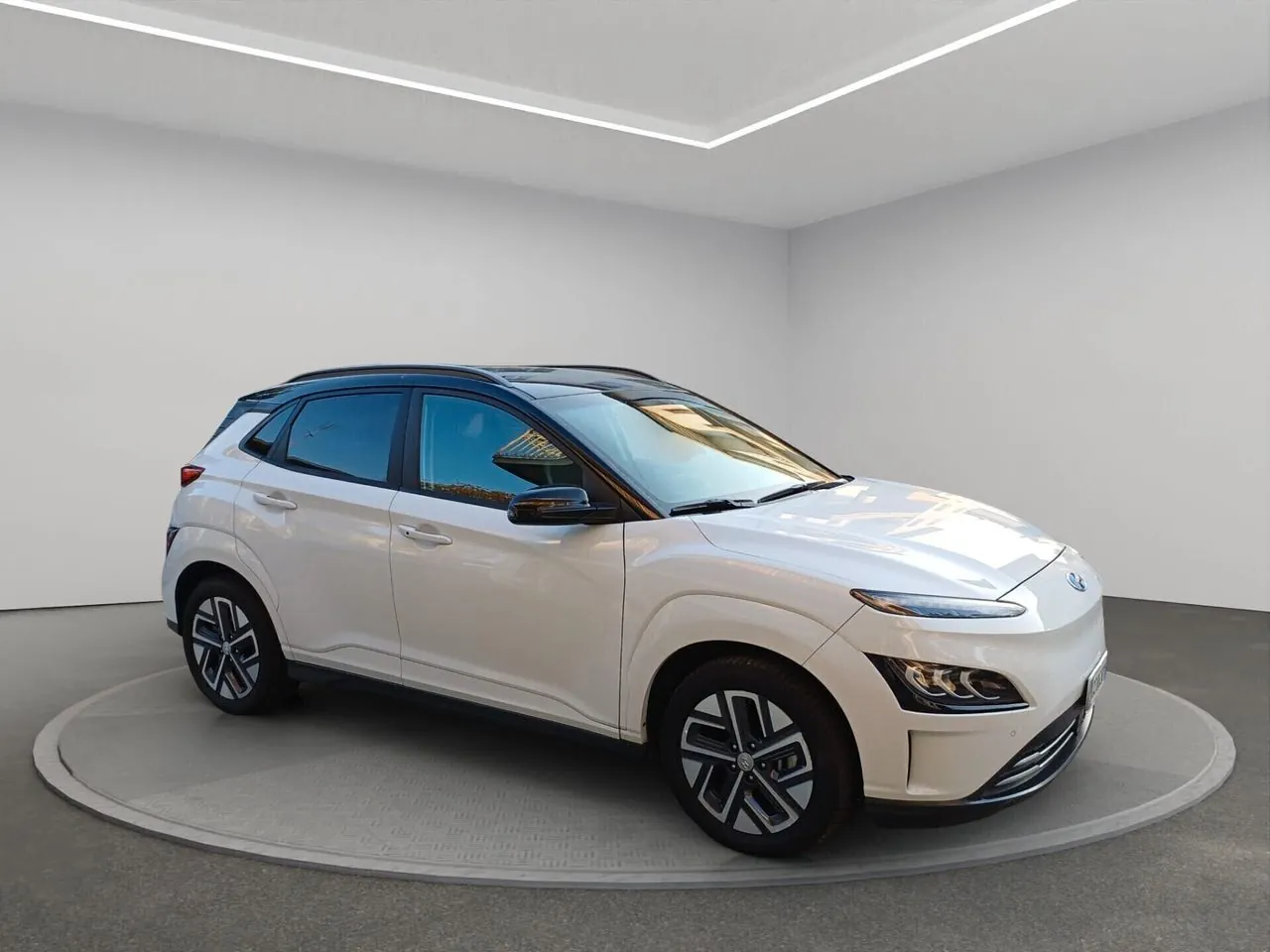 Hyundai Kona 2021 photo 2