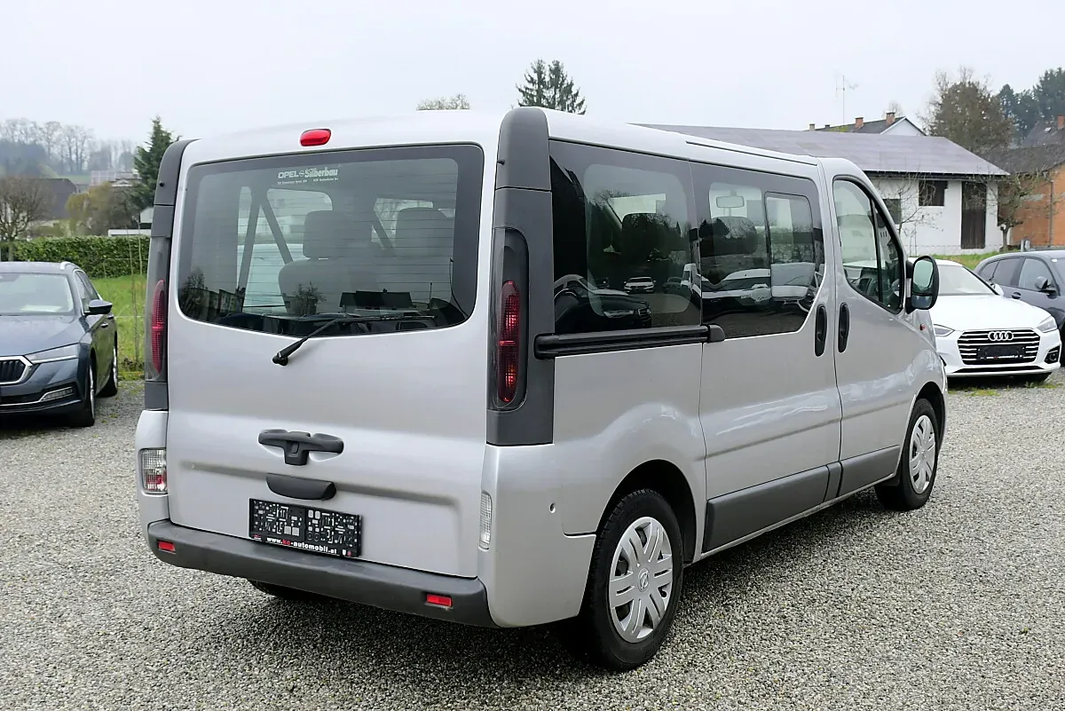 Opel Vivaro 2003 photo 3