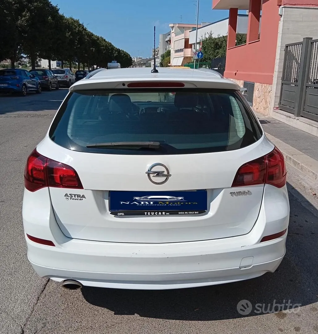 Opel Astra 2012 photo 5