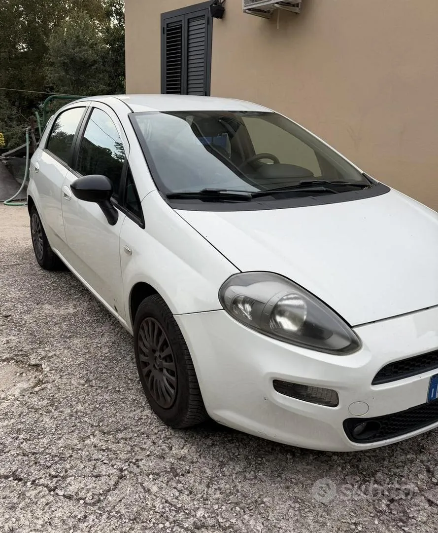 Fiat Punto 2012 photo 2