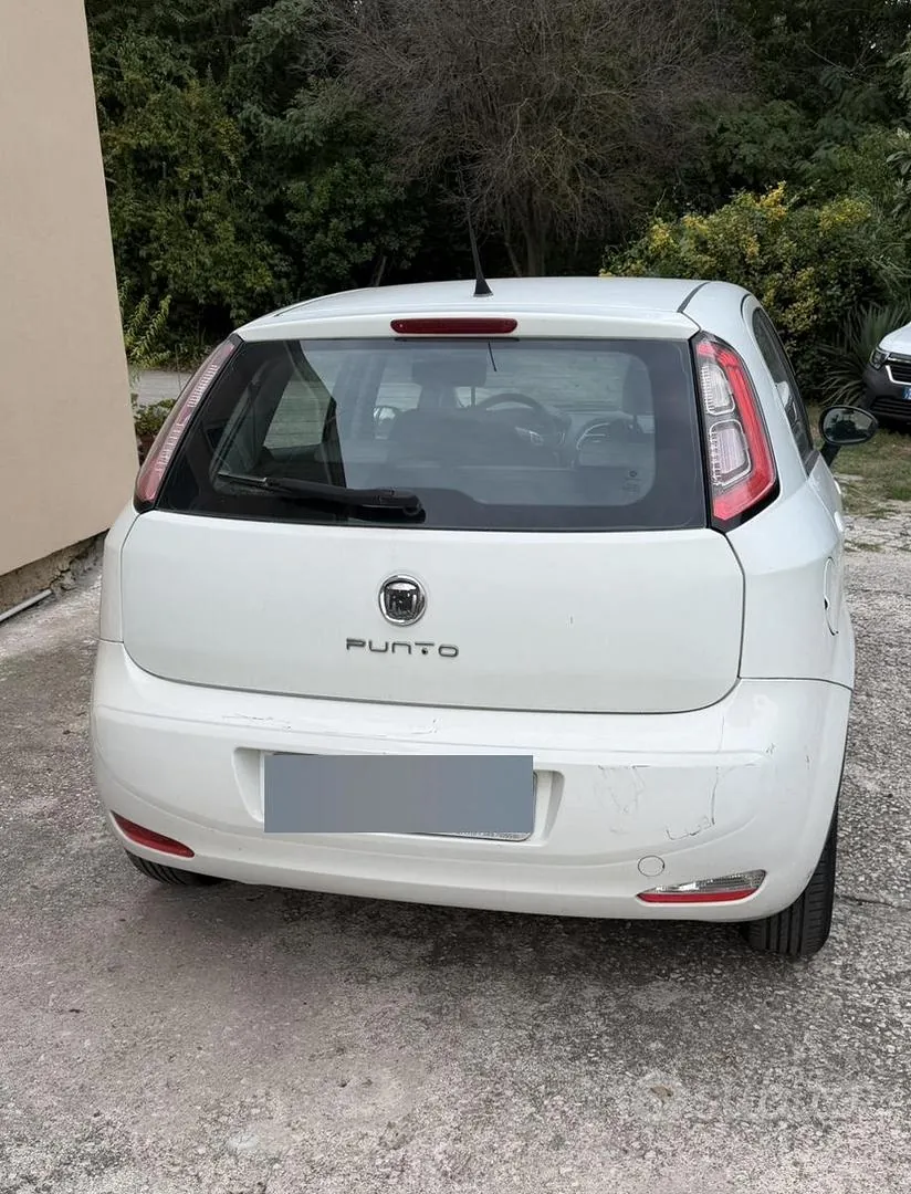 Fiat Punto 2012 photo 3