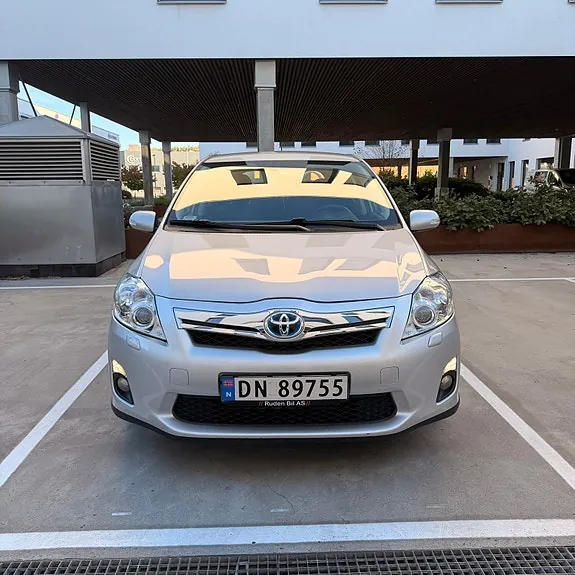 Toyota Auris 2012 photo 2