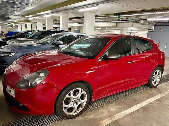Alfa Romeo Giulietta 2016 photo 2