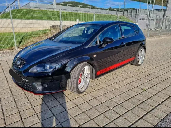 Seat Leon 2012 photo 2