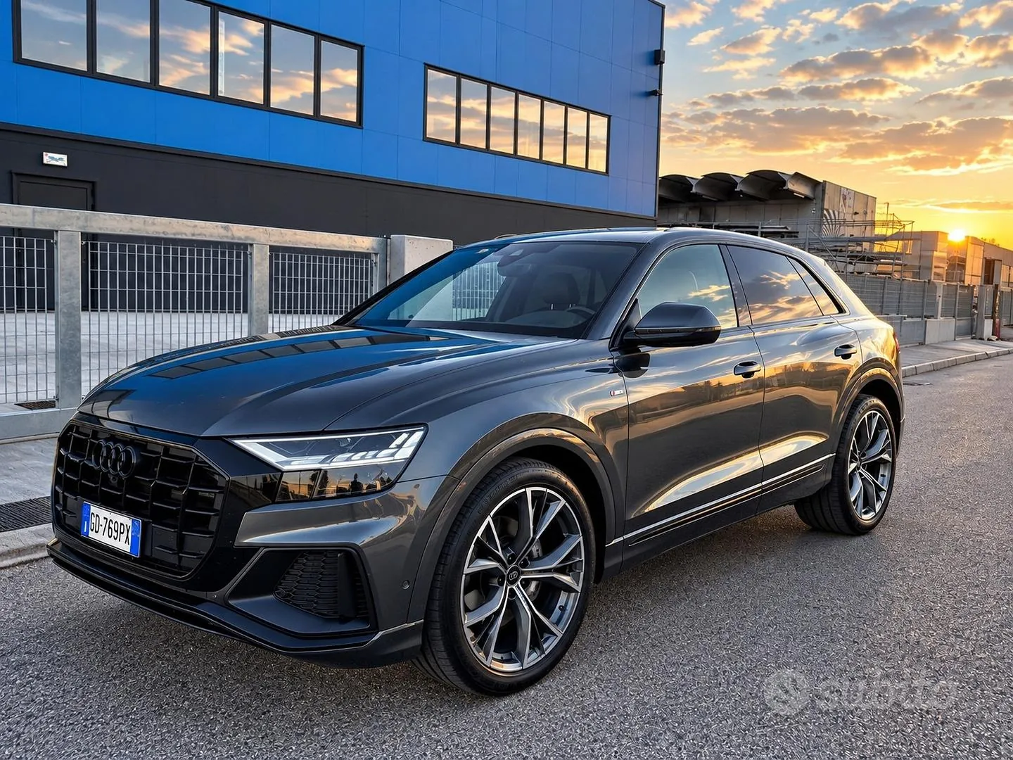 Audi Q8 2021 photo 2