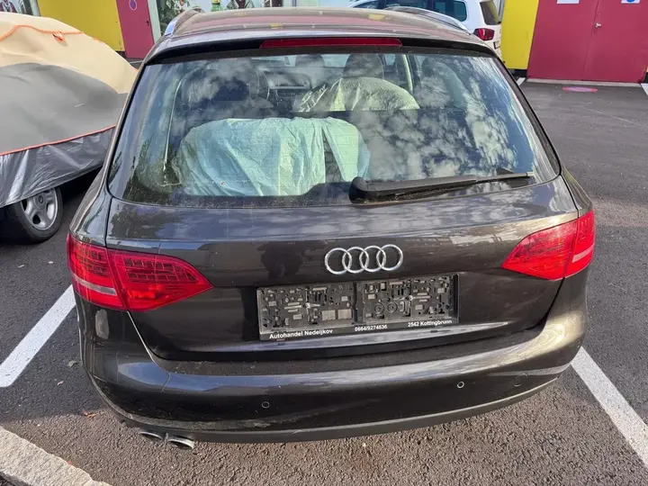 Audi A4 2011 photo 3