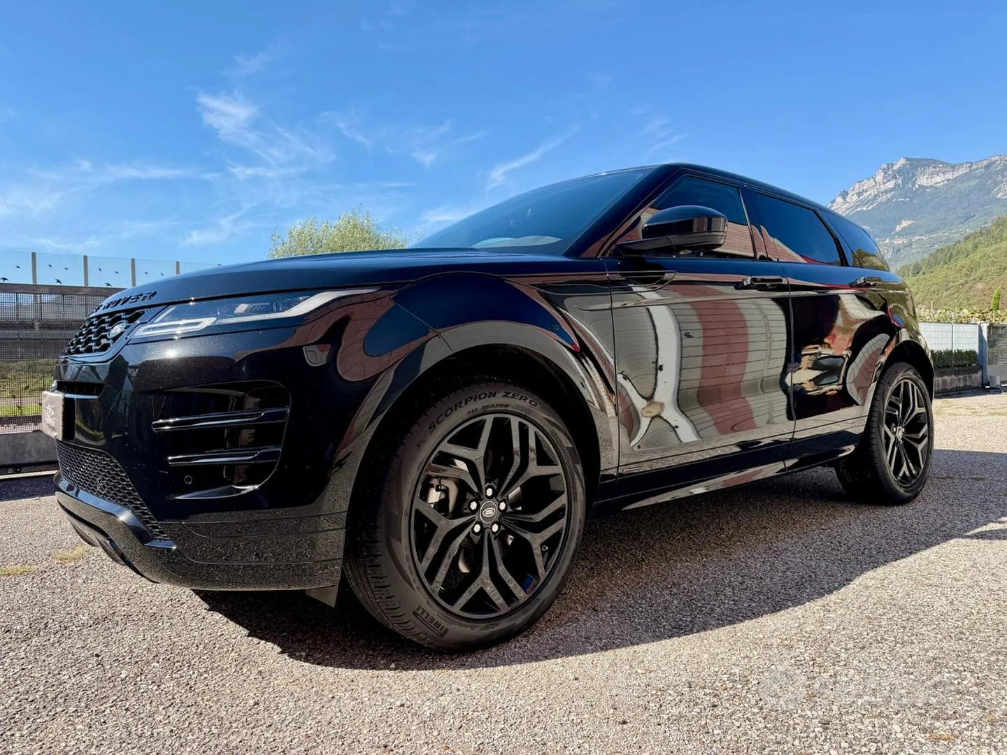 Land Rover Range Rover Evoque 2020 photo 4