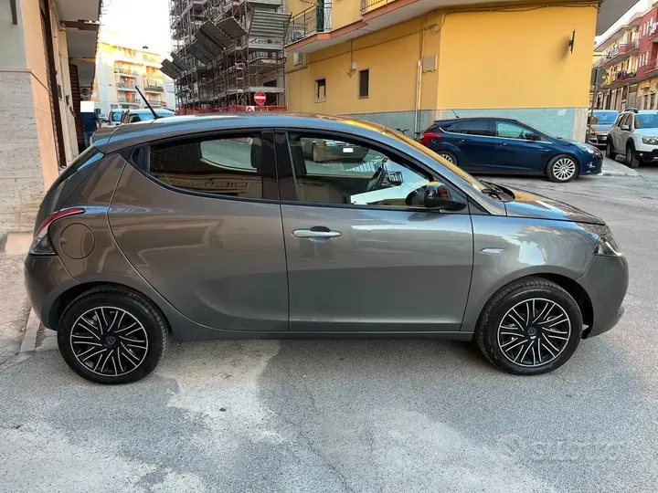Lancia Ypsilon 2023 photo 4
